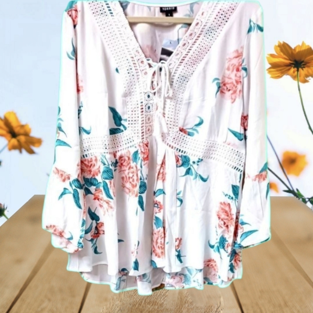 TORRID NEW Plus Size White Floral LongSleeve Crinkle Gauze Lace-Up Babydoll.